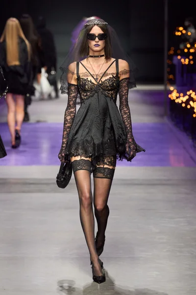 Look 50